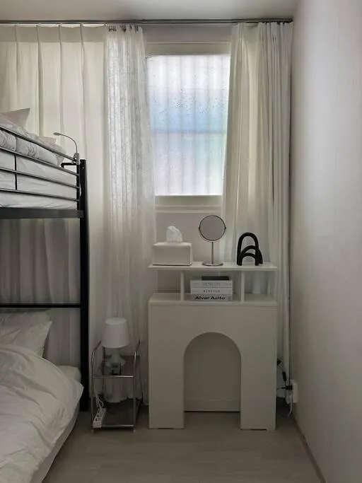 Apartment Hugstay, Shindaebang Seoul