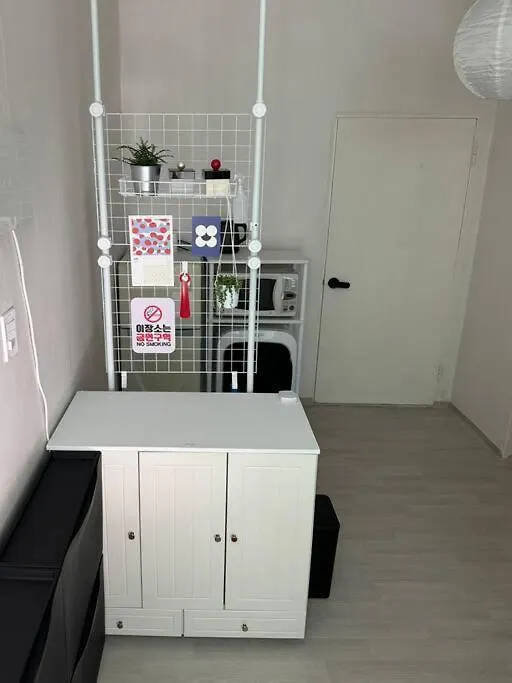 Hugstay, Shindaebang Seoul
